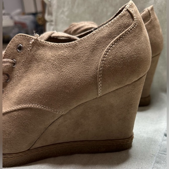 X appeal Trista women's suede hidden wedge booties ankle size 10 - Picture 2 of 9